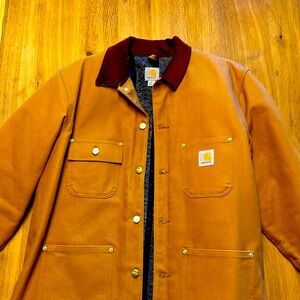 Men’s size medium Carhartt barn coat. Never worn